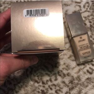 Jouer essential high coverage foundation